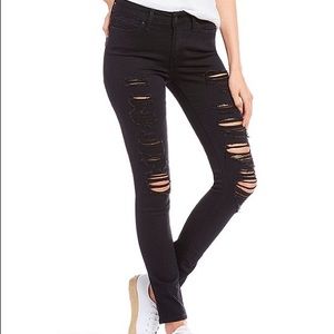 Levi’s 711 Skinny ripped black jeans NWT